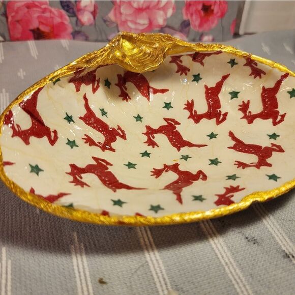 DECOUPAGE CLAM SHELL DECOUPAGE REINDEER ON A CLAM SHELL TRINKET DISH - Picture 5 of 11